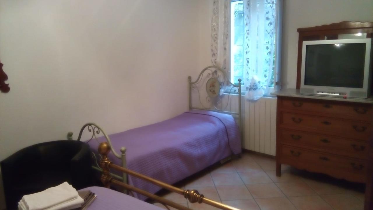 Casa Vacanze L'Agrifoglio Bed & Breakfast Magliolo Exterior photo