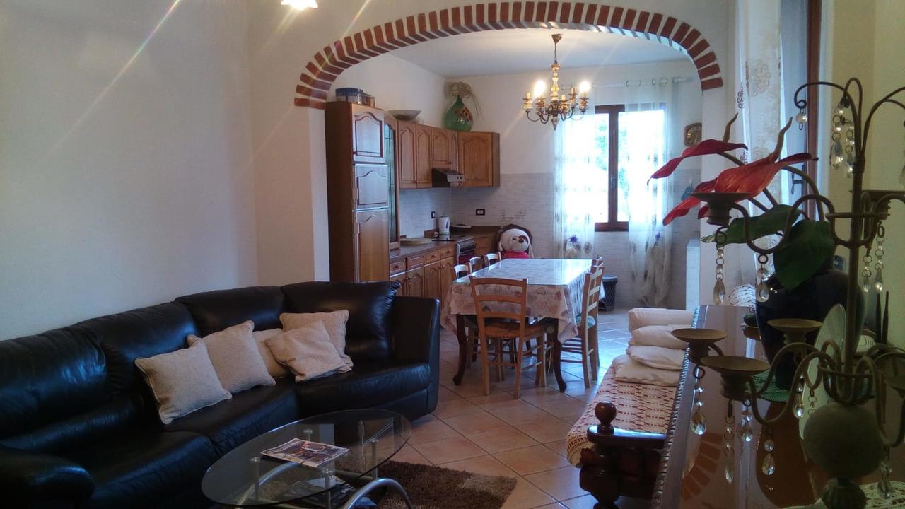 Casa Vacanze L'Agrifoglio Bed & Breakfast Magliolo Exterior photo